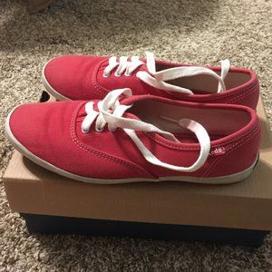 Women  red canvas shoe